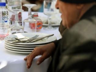 Φωτογραφία για Πάτρα: Aυξάνονται δραματικά αυτοί που δεν θα μπορέσουν να στρώσουν γιορτινό τραπέζι