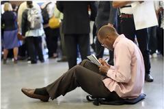 ΗΠΑ: Σε χαμηλό πέντε ετών οι νέες αιτήσεις για επίδομα ανεργίας