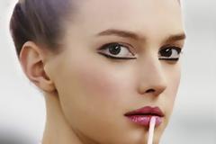 Που και πως πρέπει να βάζετε lip gloss