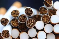 Άρπαξαν το φορτηγό με τα τσιγάρα κι έγιναν καπνός