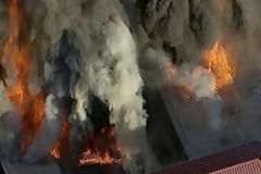 Νέα Υόρκη: Μεγάλη πυρκαγιά σε γκαράζ