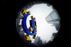 Σε ιστορικά χαμηλό μείωσε το επιτόκιο της η ΕΚΤ