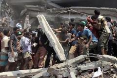 Εκατόμβη νεκρών από την κατάρρευση στη Ντάκα