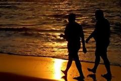 Υγεία: Το περπάτημα στην άμμο μία από τις καλύτερες μορφές άσκησης