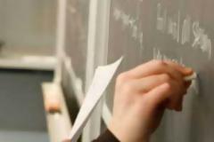 Independent: Έλληνας θέλει να παραιτηθεί από το Δημόσιο και... δεν τον αφήνουν