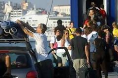 Με τη βαλίτσα στο χέρι! Μεγάλη η έξοδος με όλα τα μέσα - Η Μεγαλύτερη εξοδος από την αρχή της κρίσης