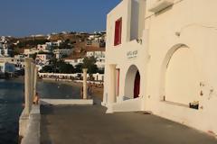 Καλή Ανάσταση στον άστεγο της Μυκόνου