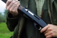 Αιτωλ/νία: Aκόμα ψάχνουν τον «πιστολέρο» που τρομοκράτησε μια ολόκληρη οικογένεια!