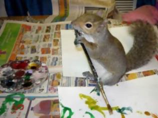 Φωτογραφία για Ένας σκίουρος… ζωγράφος!