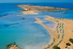 Και από αέρος οι έρευνες για τον εντοπισμό της τουρίστριας που αγνοείται στο Ελαφονήσι Χανίων