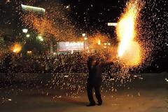 Αναβίωσε το έθιμο των χαλκουνιών στο Αγρίνιο