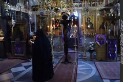 3075 - Αποκαθήλωση και Επιτάφιος θρήνος στο Πρωτάτο (ΦΩΤΟ)