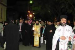 Πάτρα-Tώρα: Έφτασε το Άγιο Φως - Λαμπρή υποδοχή από κλήρο και λαό - Οι πιστοί ετοιμάζονται για την Ανάσταση