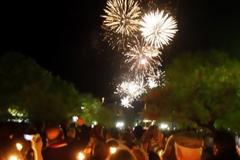 Πάτρα: Χιλιάδες πιστοί στις εκκλησίες για να γιορτάσουν την Ανάσταση του Kυρίου - Δείτε φωτο