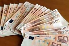 Τον έπιασαν με πλαστά ευρώ στα Τρίκαλα