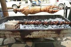 Λιβαδειά: Ο ύποπτος σάκος τους έκανε να μην σουβλίσουν το αρνί!