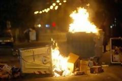 Πάτρα: Φούντωσαν τέσσερις κάδοι απορριμάτων στην πλατεία Eλευθερίας