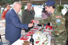 Τα μηνύματα Παπούλια - Σαμαρά για την Ανάσταση