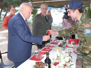 Φωτογραφία για Τα μηνύματα Παπούλια - Σαμαρά για την Ανάσταση