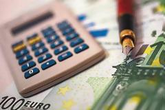 Σε φόρους το 46% του εισοδήματος των Ελλήνων