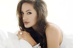 Κλούνεϊ, Τζολί και άλλοι 11 σταρ μιλούν για τα ναρκωτικά που πήραν