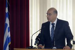 Δένδιας: Δεν θέλουμε να περιορίσουμε τις διαδηλώσεις