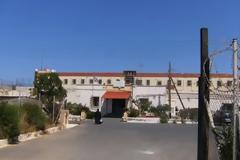 Στις φυλακές δε χτύπησε η καμπάνα της Ανάστασης