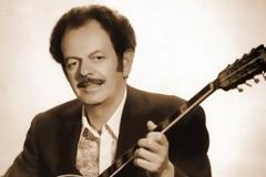 Δείτε την κόρη του Βασίλη Τσιτσάνη!