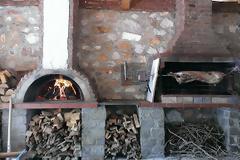 Βγάλανε σούβλες οι Ξανθιώτες! Στρώσανε γιορτινά τα τραπέζια τους