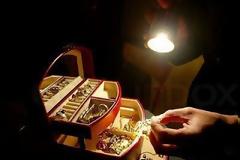 Ρόδος: Έκλεψαν κοσμήματα κι έγιναν καπνός