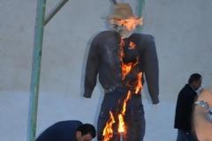 Νεοχώρι Κυλλήνης: Αναβίωσε το έθιμο της καύσης του ομοιώματος του Ιούδα
