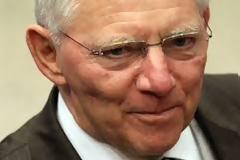 Μήνυμα Σόιμπλε σε Παρίσι μετά τη διετή παράταση