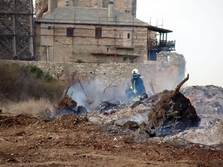 Φωτογραφία για 3083 - Έσβησε η φωτιά στη χωματερή κοντά στο Χιλιανδάρι