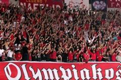 Ερυθρόλευκη κερκίδα στο Λονδίνο!