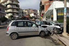 Λαμία: Μετωπική με τέσσερις τραυματίες στο κέντρο πόλης