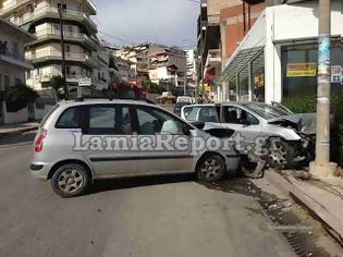 Φωτογραφία για Λαμία: Μετωπική με τέσσερις τραυματίες στο κέντρο πόλης