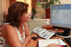 8ωρη απασχόληση σε... ΤV και Facebook