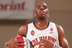 Στα πράσινα ο Ραμέλ Κάρι