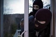 Μπήκαν στο σπίτι του το βράδυ της Ανάστασης