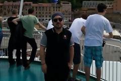 «Δεν με χειρουργούσαν στην Ελλάδα γιατί φοβούνταν μη χάσω τη φωνή μου» δηλώνει ο Bαρδής