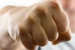 Ηλεία: Έβλεπε τους ληστές να γρονθοκοπούν και να δένουν τον άντρα της!