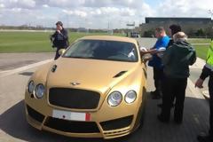 Μια χρυσή Bentley για τον Κέβιν Μιραλάς