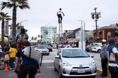 Ποδήλατο… ύψους 5 μέτρων με τον αναβάτη του!