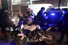 ΣΥΜΒΑΙΝΕΙ ΤΩΡΑ: Επίθεση με μολότοφ σε μοτοσυκλετιστές της ομάδας ΔΙΑΣ