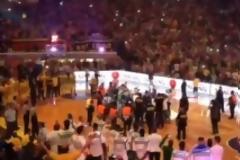 Αποθεώθηκε ο Γκάλης κατά την είσοδό του στο γήπεδο! Σείστηκε το Παλαί ντε Σπορ!