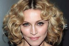 Στο σφυρί πίνακας για τη μόρφωση κοριτσιών από το Πακιστάν