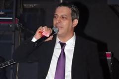 Θέμης Aδαμαντίδης στην Αχαΐα: Tον άφησε η φωνή του, δεν άντεξε στην πίστα και έφυγε ζητώντας συγνώμη