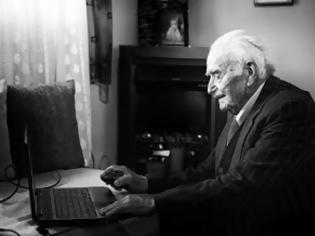 Φωτογραφία για Πάτρα: Παρών ακόμα στο facebook ο hi -tech παππούς - Το μήνυμα των συγγενών του Λεωνίδα Πανουτσόπουλου