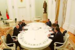 Οι ΗΠΑ θέλουν «να τελειώνουν με τον Ασαντ» με διεθνή διάσκεψη