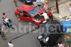 Πύργος: Tροχαίο με... τουμπάρισμα στο κέντρο της πόλης!